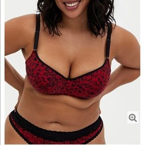 Torrid Bra 46B Lightly Lined Full Coverage NWT